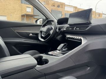 Car image 32