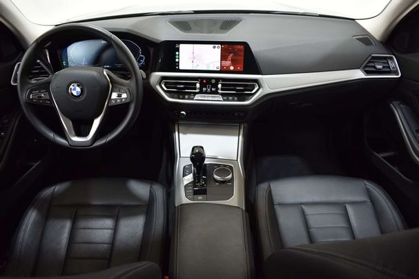 BMW 330 Touring xDrive 185 kW image number 14