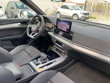 Car image 30