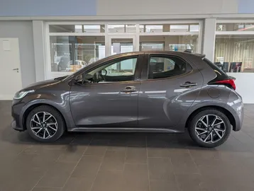 Car image 5