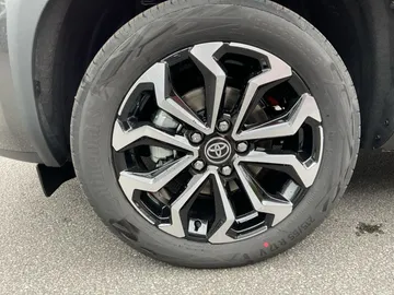 Car image 27