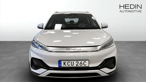 Car image 3
