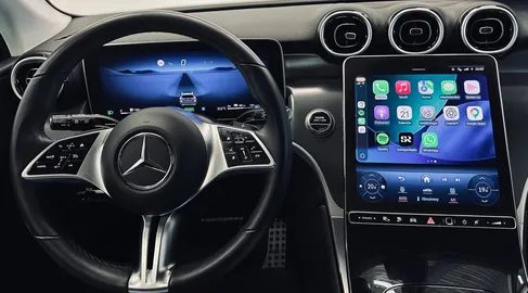 Car image 12