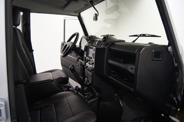 Land Rover Defender 110 Station Wagon 90 kW image number 19