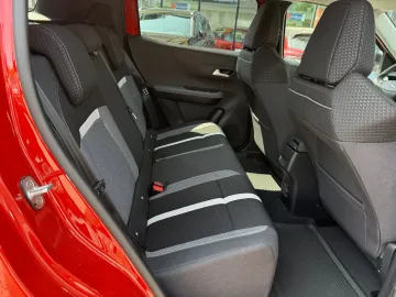 Car image 27