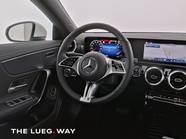 Mercedes-Benz CLA 180 100 kW image number 4