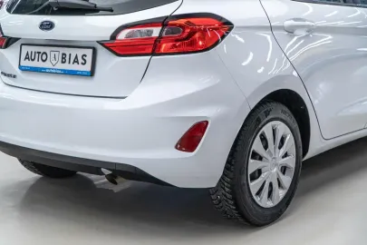 Car image 40
