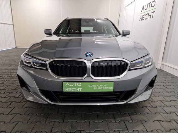 BMW 330e Touring M 215 kW image number 3