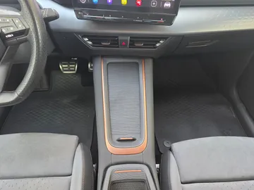 Car image 49