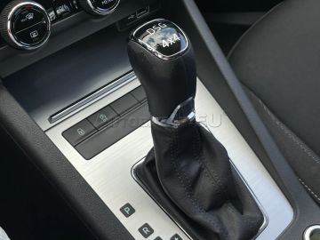 Car image 35