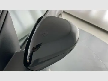 Car image 47