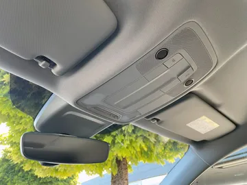 Car image 32