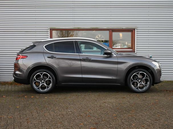 Alfa Romeo Stelvio 2.0 Turbo B-Tech 206 kW image number 3