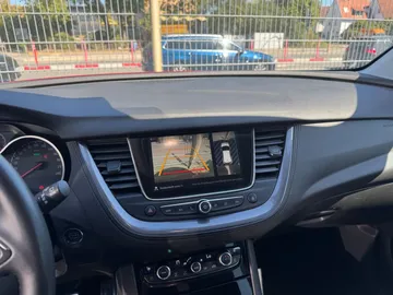 Car image 23