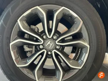 Car image 28