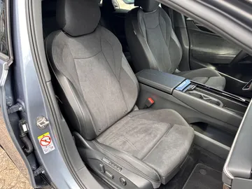 Car image 36