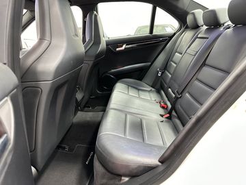 Car image 37