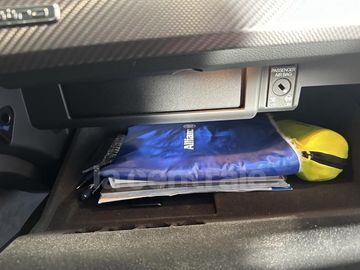 Car image 37