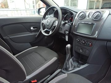 Car image 15