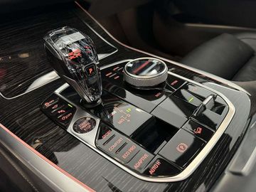 Car image 36