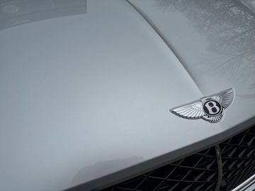 Car image 32