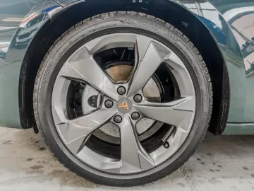 Car image 33