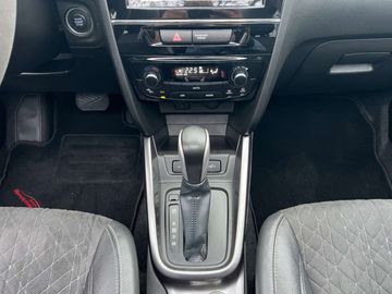 Car image 11