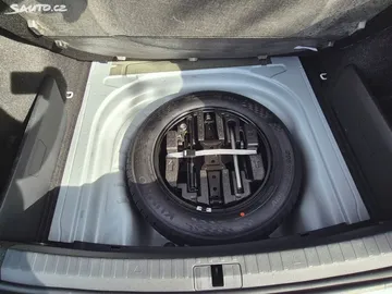 Car image 34
