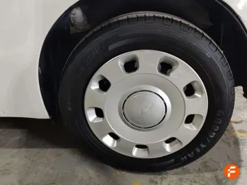 Car image 25