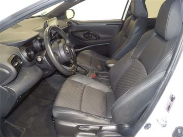 Car image 12