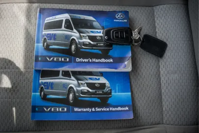 Car image 24