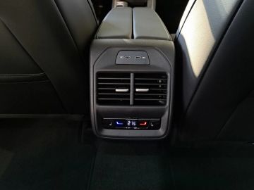 Car image 38