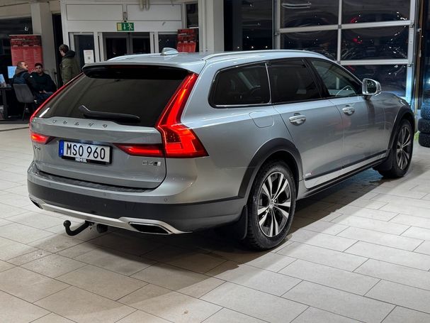 Volvo V90 Cross Country D4 AWD Momentum 140 kW image number 8