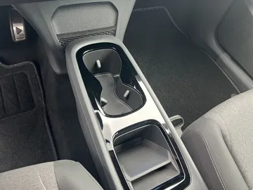 Car image 39