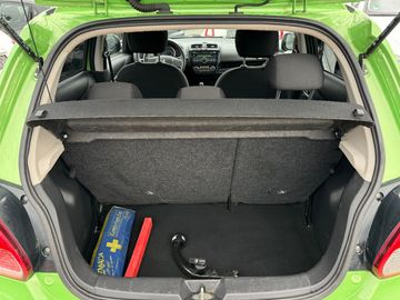 Car image 25