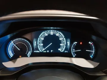 Car image 24