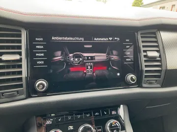 Car image 27