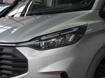Car image 23