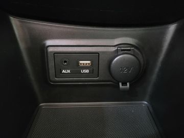 Car image 17