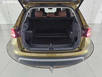 Car image 30