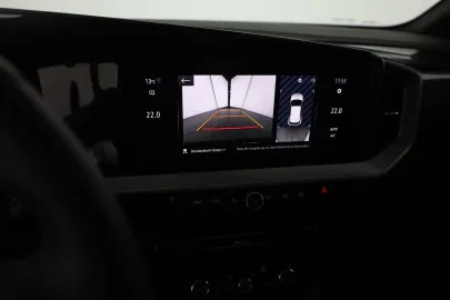 Car image 30