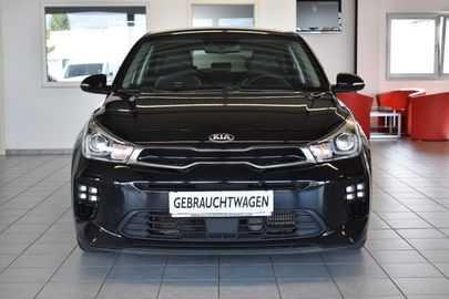 Car image 4