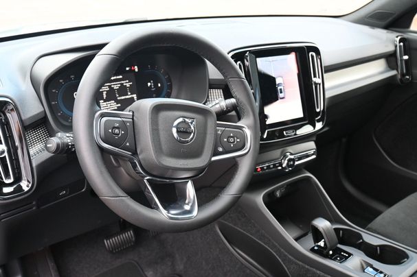 Volvo XC40 B3 Core 120 kW image number 14