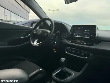 Car image 24
