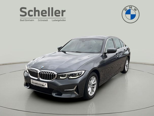 BMW 320i Luxury Line 135 kW image number 1