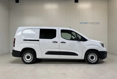 Car image 27