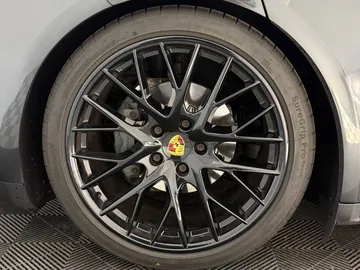 Car image 23