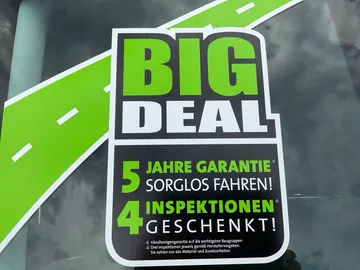 Car image 25