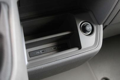 Car image 36