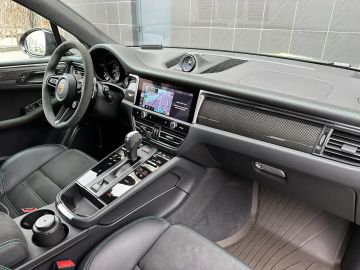 Car image 33